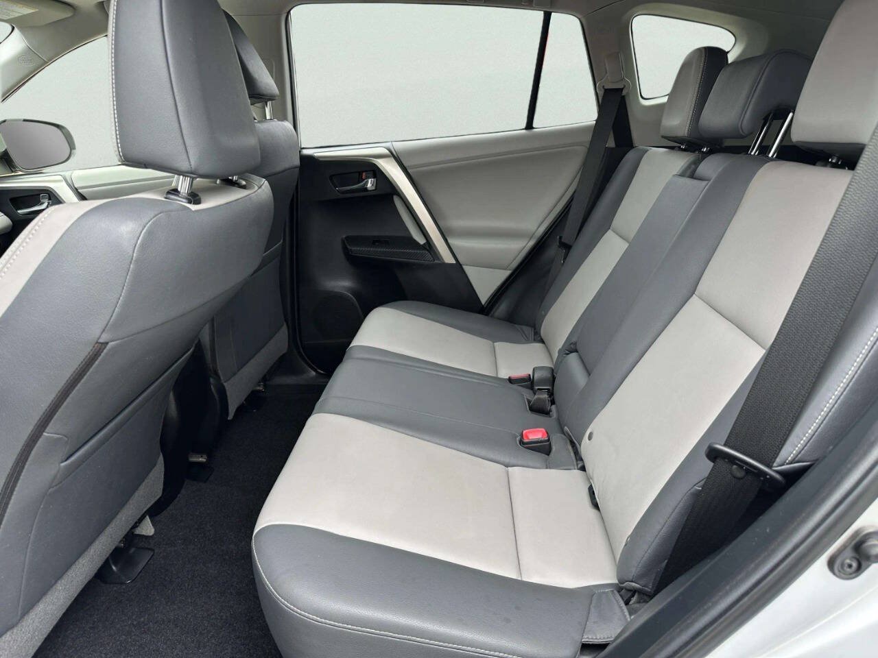 Used 2013 Toyota RAV4 Limited AWD/4WD image 11