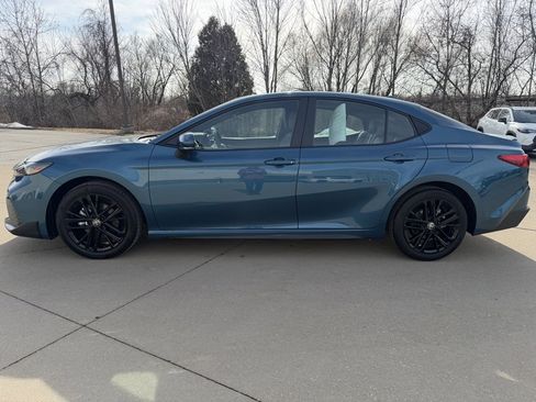 Certified 2025 Toyota Camry SE image 2