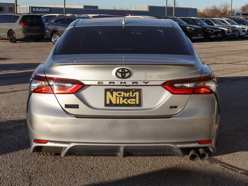 Used 2024 Toyota Camry SE image 5