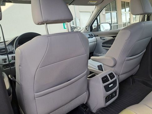 Used 2017 Honda Pilot Touring image 19