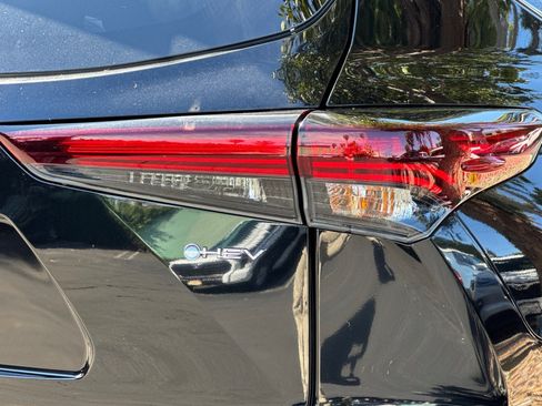 New 2026 Toyota Highlander XLE AWD/4WD image 57