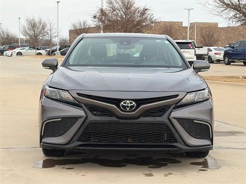 Used 2024 Toyota Camry SE image 2