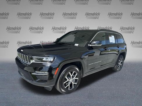 Used 2025 Jeep Grand Cherokee Limited AWD/4WD image 4