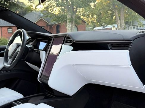 Used 2018 Tesla Model X 100D AWD/4WD image 12