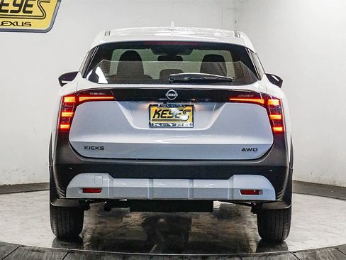 Used 2025 Nissan Kicks S image 3