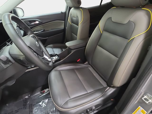 Used 2025 Chevrolet Trax ACTIV w/ Sunroof Package FWD image 13