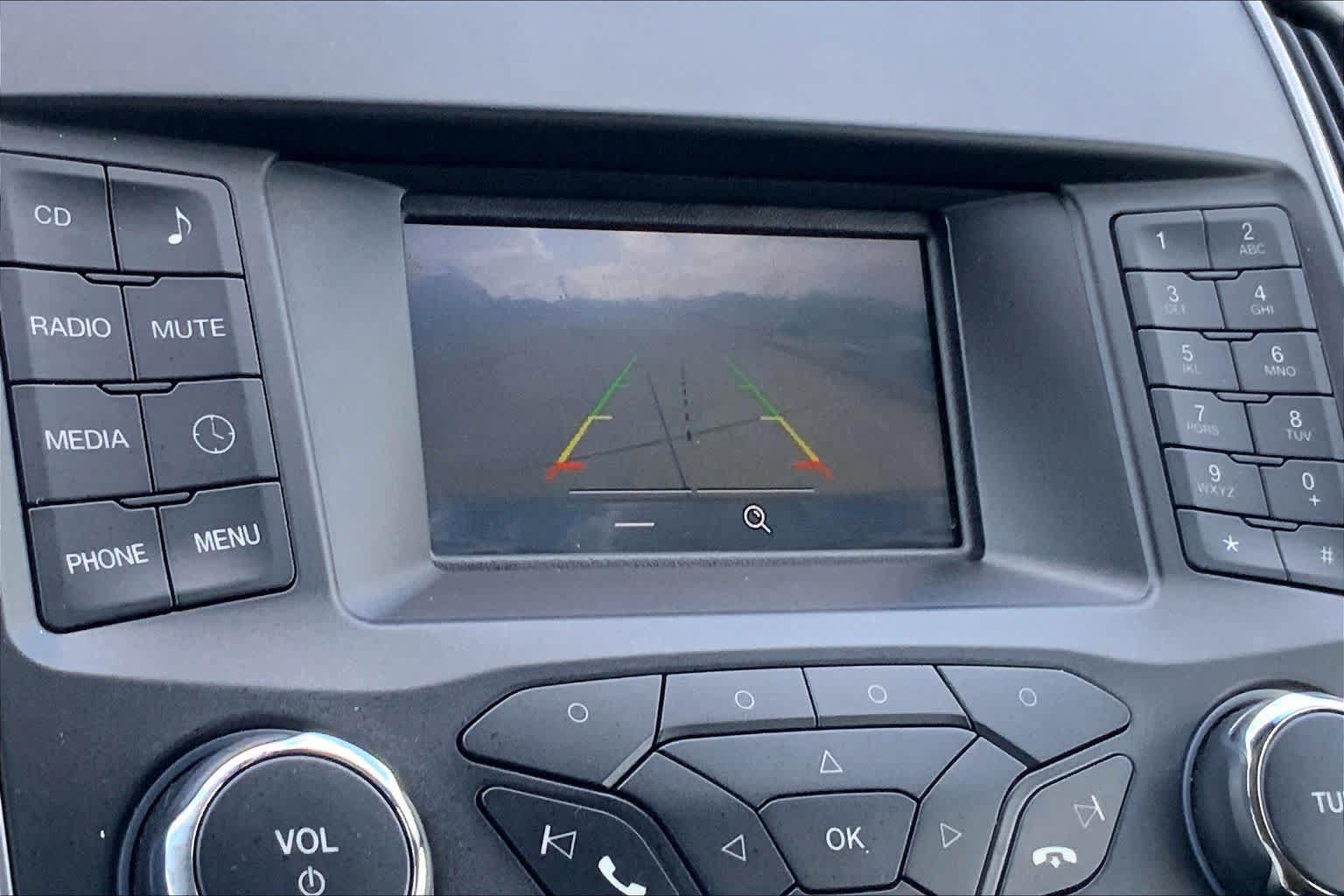 Used 2018 Ford Edge SE FWD image 27