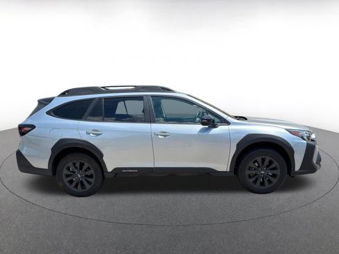 Used 2025 Subaru Outback Onyx Edition AWD/4WD image 8