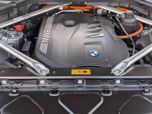 New 2026 BMW X5 xDrive50e w/ Climate Comfort Package AWD/4WD image 18