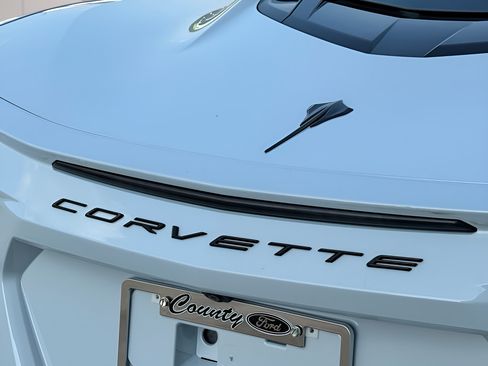 Used 2024 Chevrolet Corvette Stingray Preferred Cpe w/ Stealth Interior Trim Package RWD image 43