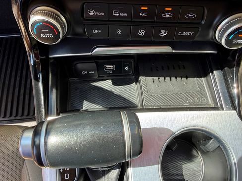 Used 2022 Kia Stinger GT1 RWD image 31