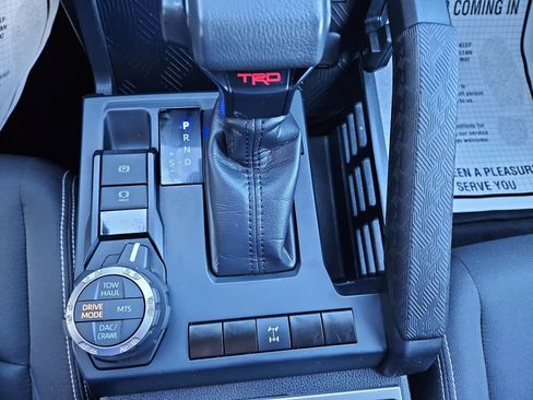 Used 2024 Toyota Tacoma TRD Off-Road image 10