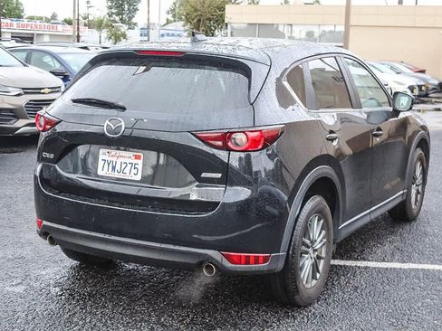 Used 2017 MAZDA CX-5 Touring image 4