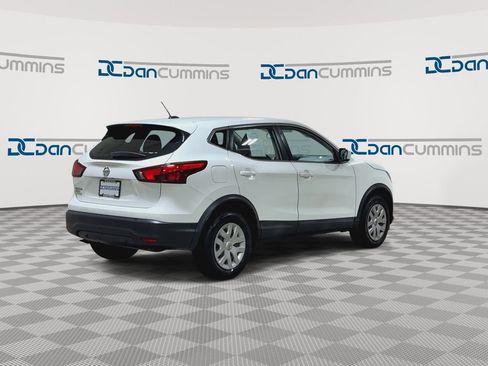 Used 2019 Nissan Rogue Sport S FWD image 8