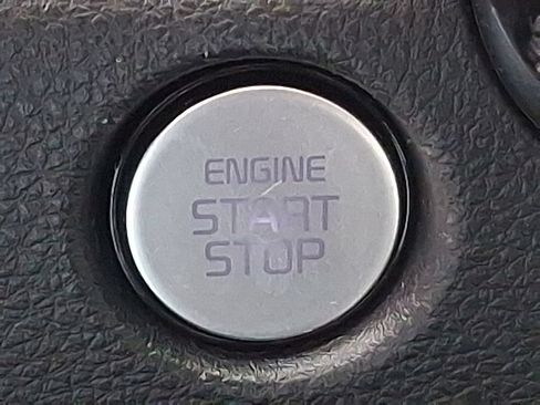 Certified 2025 Kia Carnival SX Prestige FWD image 21