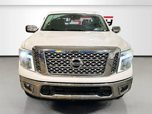 Used 2017 Nissan Titan SL image 2