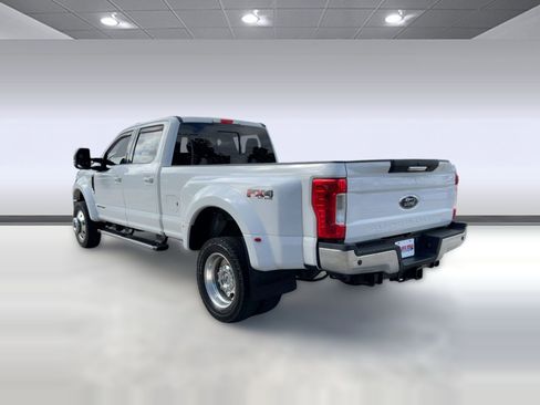 Used 2019 Ford F450 Lariat w/ Lariat Value Package image 3