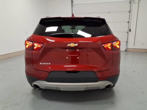 Used 2021 Chevrolet Blazer LT w/ Sound & Technology Package FWD image 4