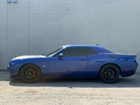 Used 2021 Dodge Challenger R/T Scat Pack RWD image 4