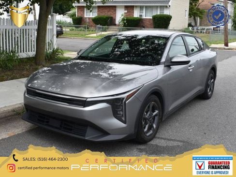 Used 2025 Kia K4 FWD image 1