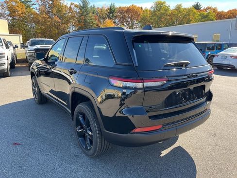 New 2025 Jeep Grand Cherokee Altitude image 5