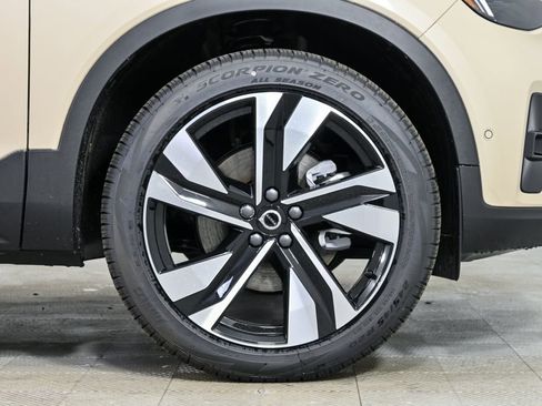 New 2026 Volvo XC40 B4 Plus w/ Protection Package Premier FWD image 37