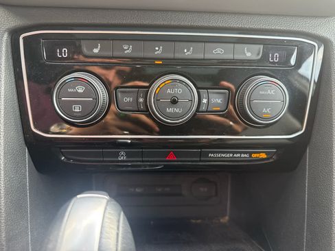 Used 2023 Volkswagen Atlas Cross Sport SE w/ Panoramic Sunroof Package FWD image 14