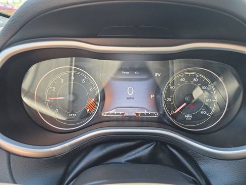 Used 2014 Jeep Cherokee Trailhawk w/ Comfort/Convenience Group AWD/4WD image 29