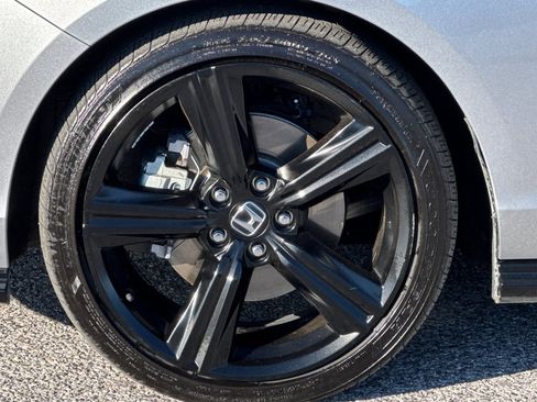 Used 2024 Honda Accord Sport image 11