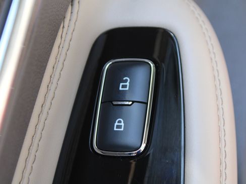 Used 2023 Lincoln Corsair FWD w/ Equipment Group 101A image 22