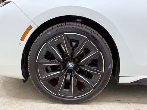 Used 2024 BMW 760i xDrive w/ Premium Package image 58