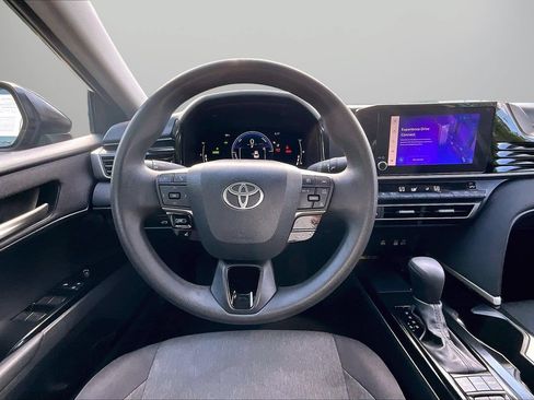 Used 2025 Toyota Camry LE FWD image 11