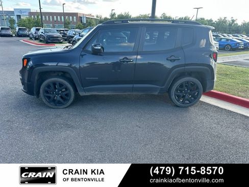 Used 2016 Jeep Renegade Latitude AWD/4WD image 4
