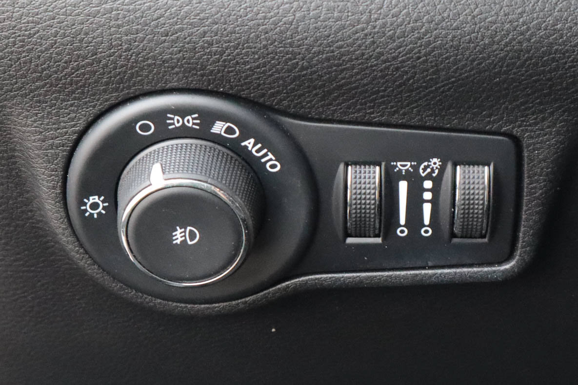 Used 2024 Jeep Compass Latitude AWD/4WD image 15