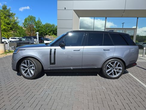 Certified 2026 Land Rover Range Rover SE AWD/4WD image 8