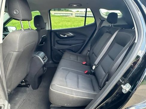 Used 2022 GMC Terrain SLE w/ Driver Convenience Package FWD image 9