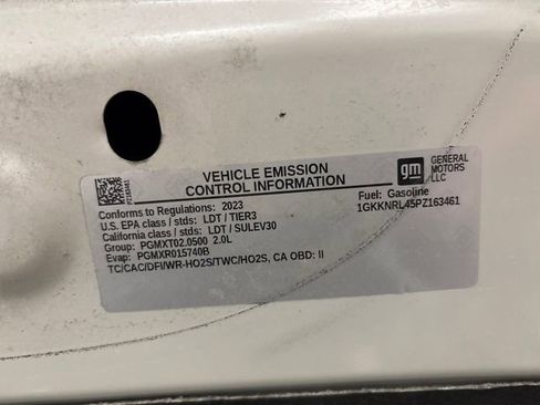 Used 2023 GMC Acadia SLE w/ Driver Convenience Package image 17