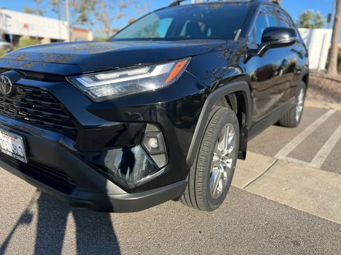 Used 2022 Toyota RAV4 XLE Premium FWD image 18
