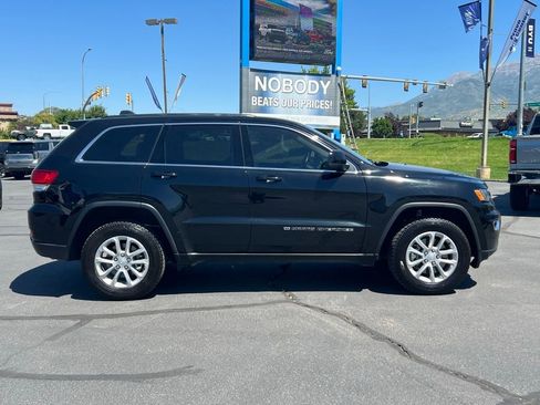 Used 2022 Jeep Grand Cherokee Laredo E w/ Security & Convenience Group image 9