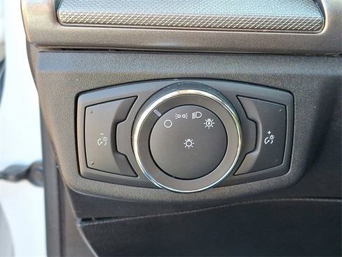 Used 2020 Ford Fusion SE image 27