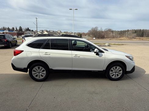 Used 2018 Subaru Outback 2.5i Premium image 6