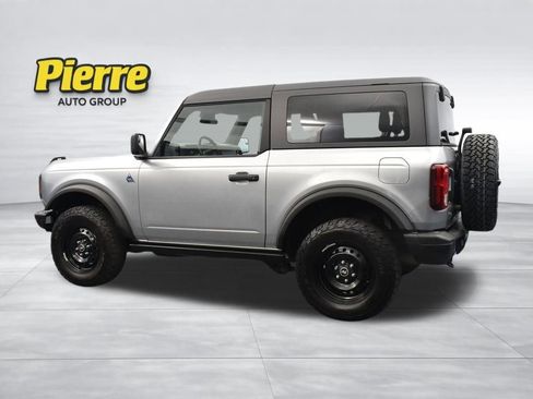 Used 2022 Ford Bronco Black Diamond image 2