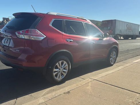 Used 2016 Nissan Rogue SV FWD image 5