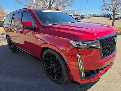 Used 2024 Cadillac Escalade Sport w/ LPO, ONYX Package image 8