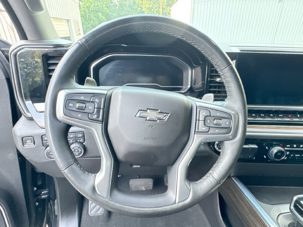 Used 2024 Chevrolet Silverado 1500 LT Trail Boss w/ LT Trail Boss Premium Package AWD/4WD image 16
