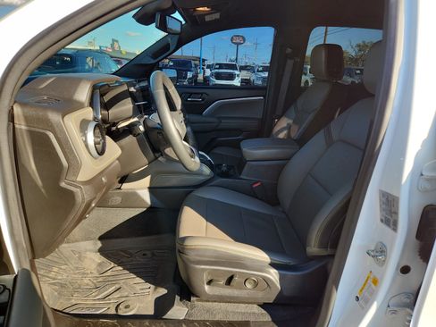 Used 2023 Chevrolet Colorado ZR2 w/ ZR2 Convenience Package III image 11