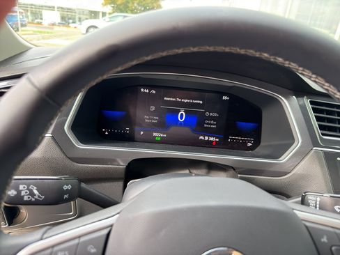 Used 2022 Volkswagen Tiguan SE image 20