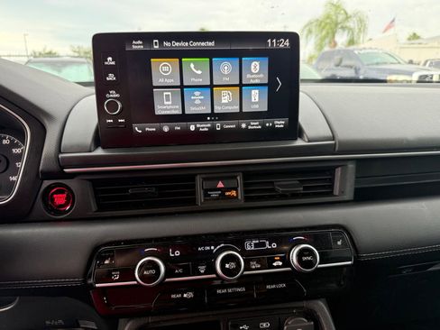 Used 2025 Honda Pilot EX-L image 14