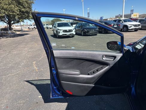 Used 2018 Kia Forte LX image 9