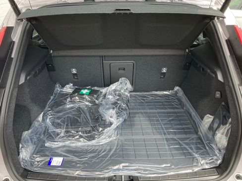 Certified 2026 Volvo XC40 B5 Plus w/ Protection Package Premier image 17